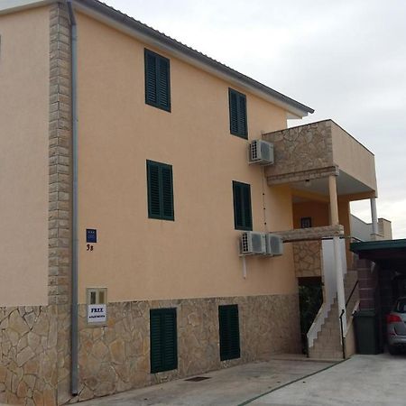 Apartmani Jakovljevic 穆泰尔岛 外观 照片