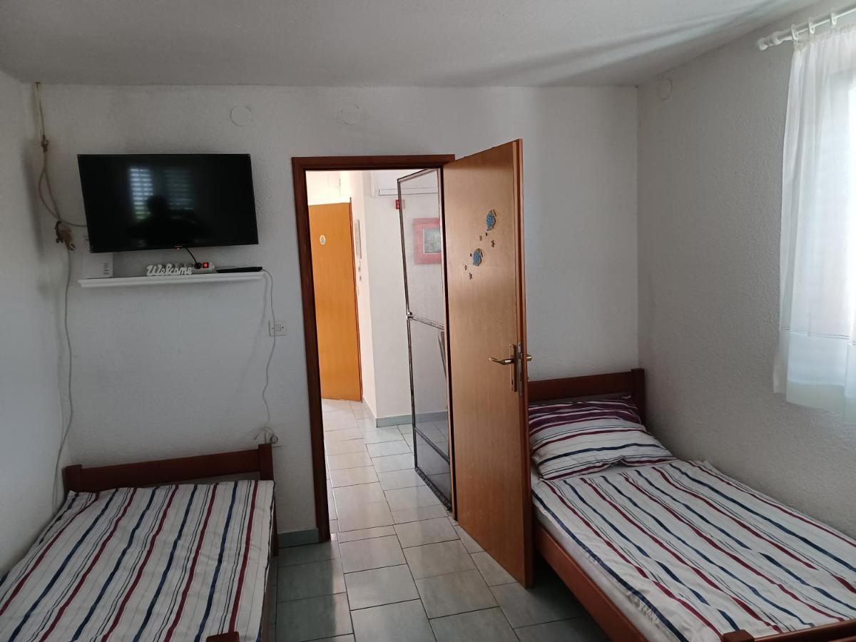Apartmani Jakovljevic 穆泰尔岛 外观 照片